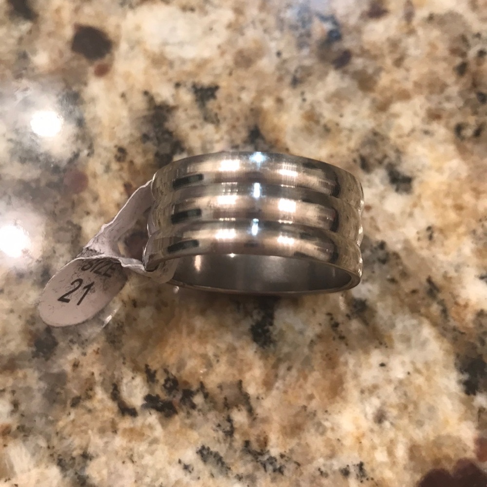 Stainless steel ring for men or women